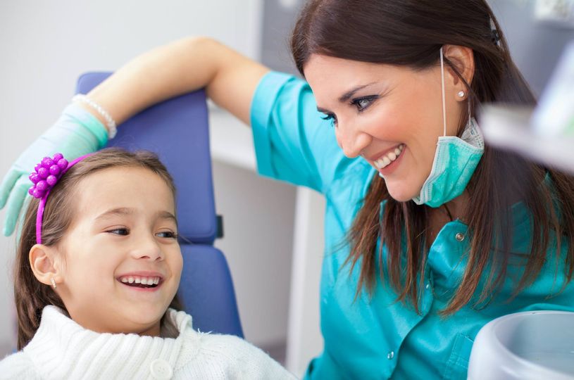 牙齿矫正，牙齿畸形，牙齿矫正器，多伦多牙医诊所，多伦牙齿矫正医生，牙套，成人正畸治疗