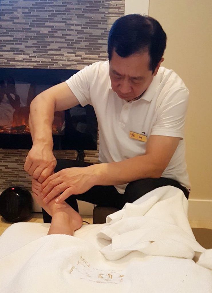 源足療推拿美甲養生館（Yuen Foot Massage & Nail SPA），是一家位於加拿大溫哥華地區的足部按摩和指甲水療館。