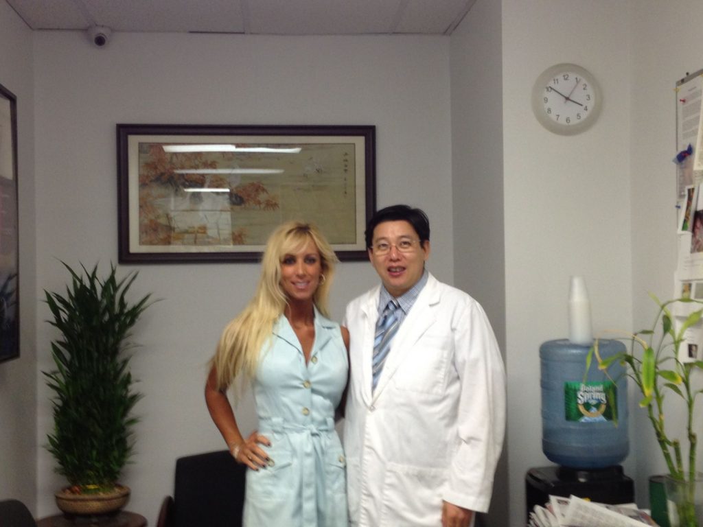 Famous American singer Lisa Damiani