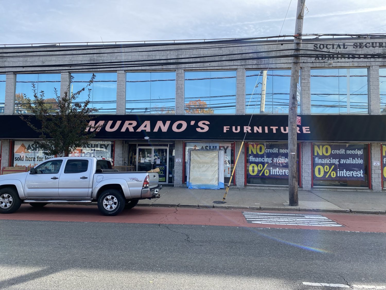 Murano’s Furniture(穆拉诺斯家具店）