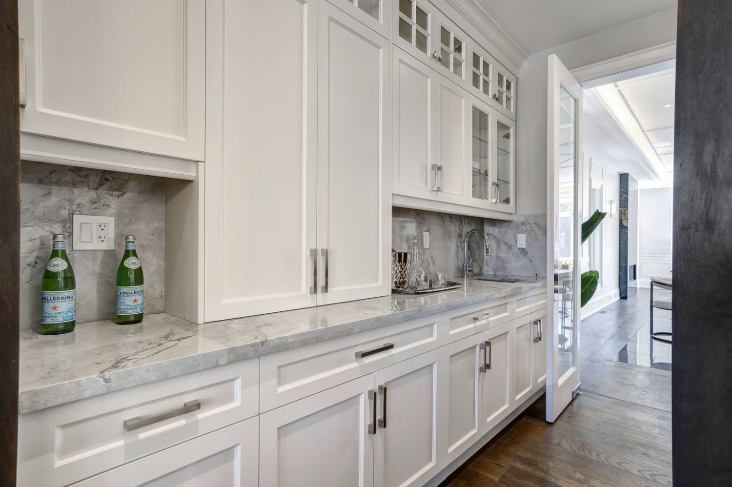 多伦多橱柜,橱柜材料,橱柜台面材料,橱柜结构,橱柜五金件,橱柜门板,橱柜品牌,多伦多装修,橱柜,选购橱柜,推荐多伦多橱柜公司,厨房橱柜,多伦多橱柜选购攻略,橱柜选购大全,多伦多橱柜选购,厨柜制作