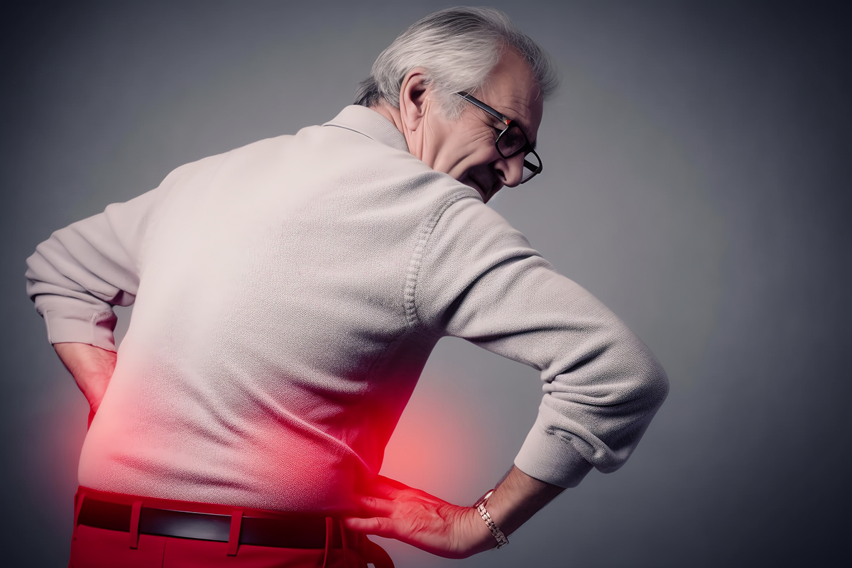 腰痛 持续性腰痛 肌肉拉伤 椎间盘问题 脊椎关节退化