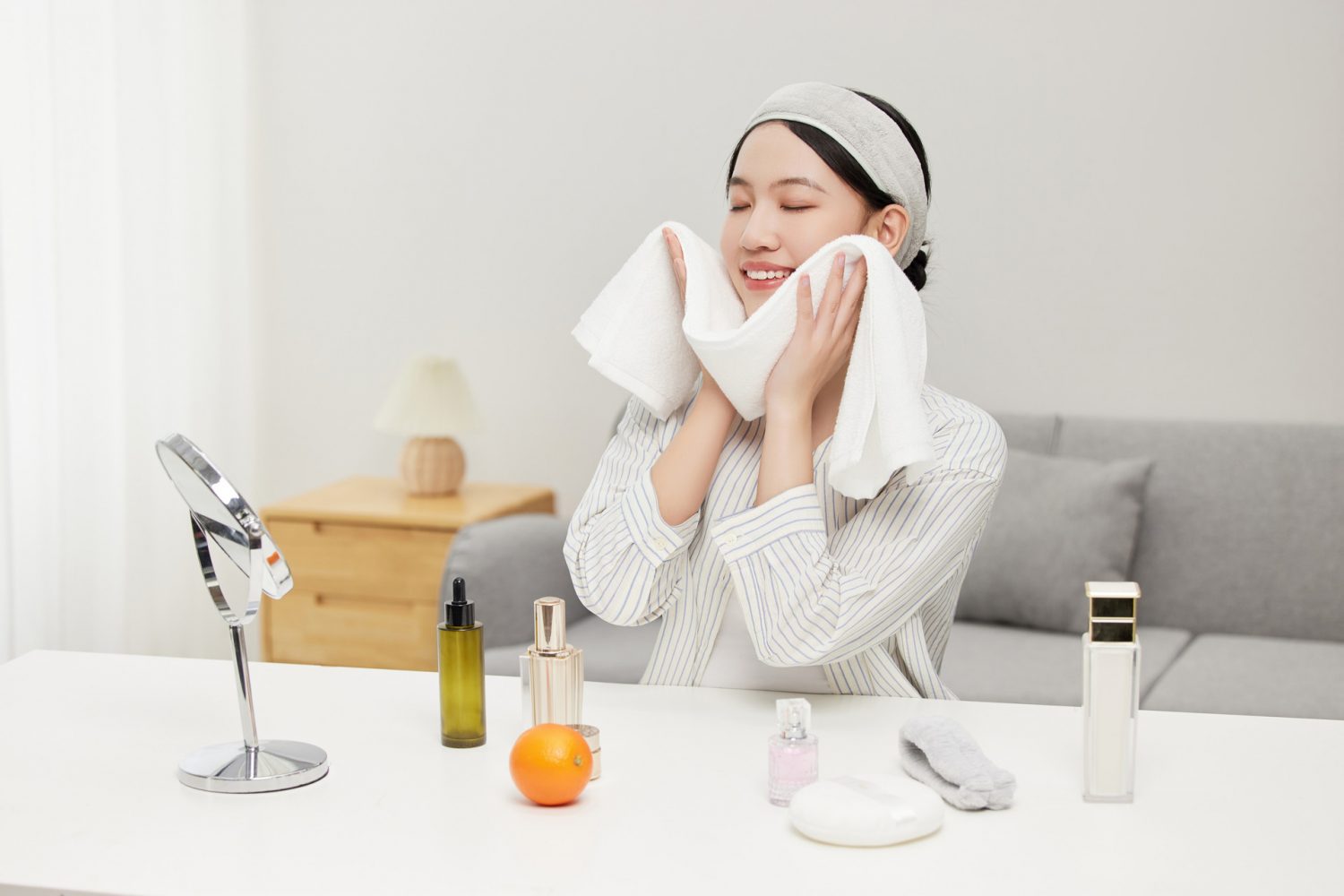 选择适合的保养品对维持皮肤健康至关重要。