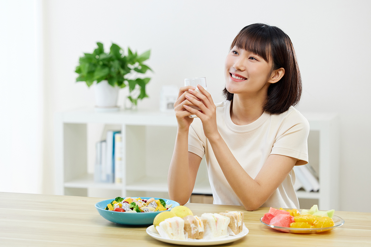 腰痛 治疗方法 物理治疗 针灸 脊椎调整 药物治疗 手术 替代疗法 自我管理 痛症科医生