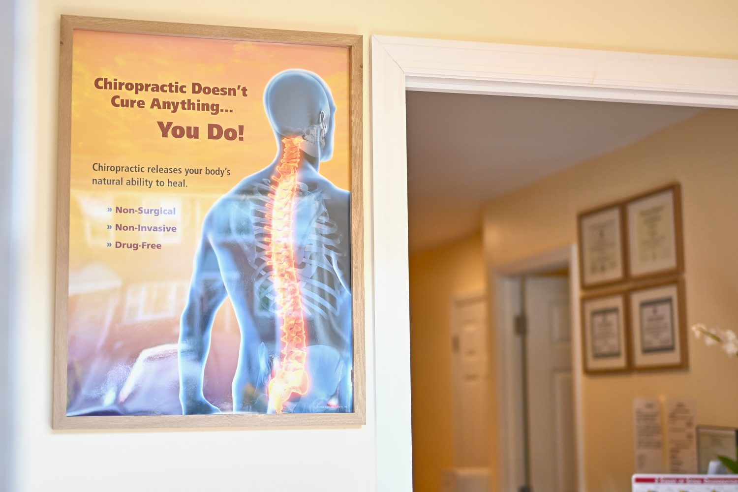 脊椎神经科医生、正骨医生,脊椎矫正医生,腰间盘突出治疗、坐骨神经痛、椎间盘突出